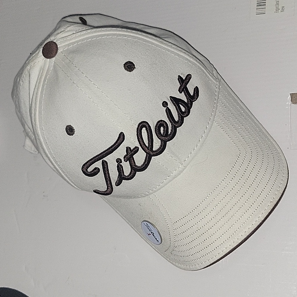 Titleist 1 cap adjustable strap New Era Brown embroidery